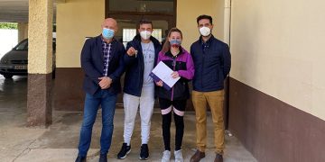 El Gobierno regional entrega una vivienda de protección oficial en régimen de alquiler en la localidad de Minglanilla