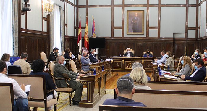 El Grupo Popular consigue sacar adelante su propuesta contra los peajes y reprocha a Vega que apoye la subida de impuestos del Gobierno