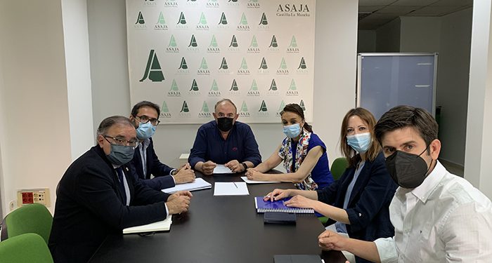 El PSOE traslada a ASAJA CLM su compromiso con agricultores y ganaderos en defensa de la nueva PAC, el agua y la cadena alimentaria