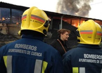 Evacuado todo un edificio en Carretería por un incendio en una vivienda