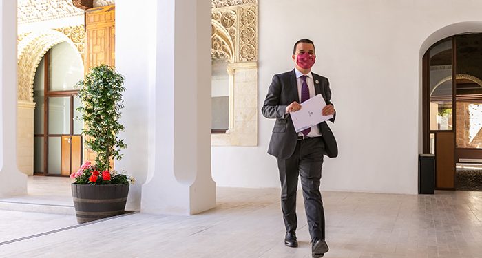 El Gobierno regional ha invertido ya 380 millones de euros para la incorporación de jóvenes y la mejora de explotaciones agrícolas y ganaderas 1 Francisco Martínez Arroyo