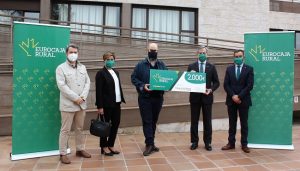 Fundación Eurocaja Rural entrega 2.000 euros a la Fundación Virgen de los Dolores de Valmojado por su proyecto de visitas seguras a la residencia de mayores durante la pandemia