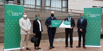 Fundación Eurocaja Rural entrega 2.000 euros a la Fundación Virgen de los Dolores de Valmojado por su proyecto de visitas seguras a la residencia de mayores durante la pandemia