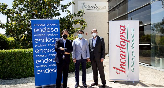 Incarlopsa refuerza su compromiso medioambiental e instala paneles solares en 46.000 m2 de cubiertas de sus secaderos de la mano de Endesa