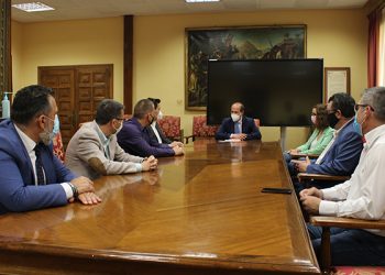 La Asociación de Empresarios de Servicios de la Actividad Física y el Deporte de Guadalajara mantiene su primera reunión de trabajo con Rojo 4 La Asociación de Empresarios de Servicios de la Actividad Física y el Deporte de Guadalajara mantiene su primera reunión de trabajo con Rojo