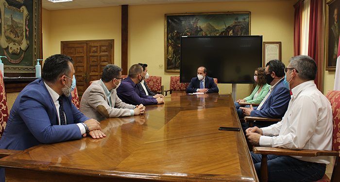 La Asociación de Empresarios de Servicios de la Actividad Física y el Deporte de Guadalajara mantiene su primera reunión de trabajo con Rojo