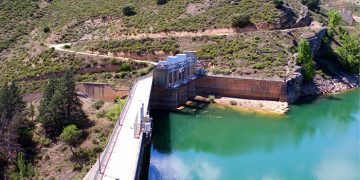 La CHT formaliza el contrato de adecuación y actualización de los Planes de Emergencia de las presas de Beleña, Alcorlo y Pálmaces