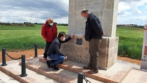 La Diputación de Cuenca colabora con el Ayuntamiento de Castillo de Garcimuñoz para restaurar la cruz de Jorge Manrique