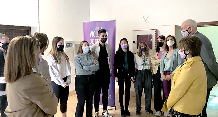 La exposición itinerante ‘No más violencia’ llega a la Escuela Cruz Novillo