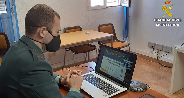 La Guardia Civil da a conocer el Plan de acción del Cuerpo contra la violencia sobre la mujer a los Centros de la Mujer de la provincia de Cuenca