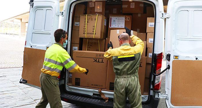 La Junta ha distribuido esta semana otros 300.000 artículos de protección en los centros sanitarios