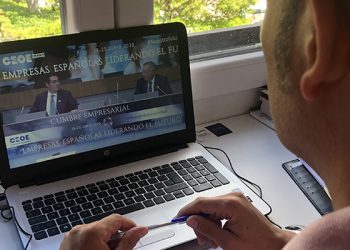 La patronal conquense señala a sus empresas la concesión de subvenciones para fomentar el trabajo a distanca