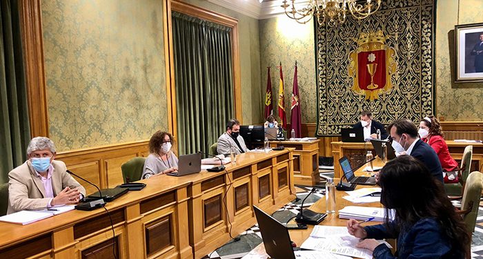 La pista central de El Sargal llevará el nombre de Paulino Fernández Calvo