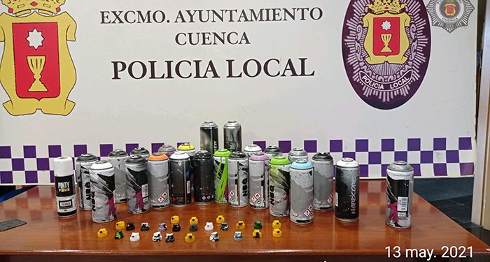 Casi una veintena de sanciones ha decretado el Ayuntamiento de Cuenca a grafiteros desde abril tras su identificación por Policía Nacional 1 La Policía Local de Cuenca “pilla” a tres grafiteros en la Avenida Juan Carlos I y decomisa varios sprays