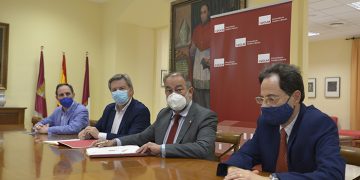 La UCLM y el Colegio de Ingenieros Industriales rubrican un convenio para dar respuesta a las necesidades científico-técnicas de la sociedad de Ciudad Real