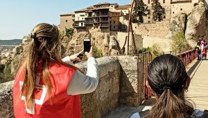 Las Casas Colgadas y el edificio de Diputación se iluminarán de rojo con motivo del Dia Mundial de Cruz Roja