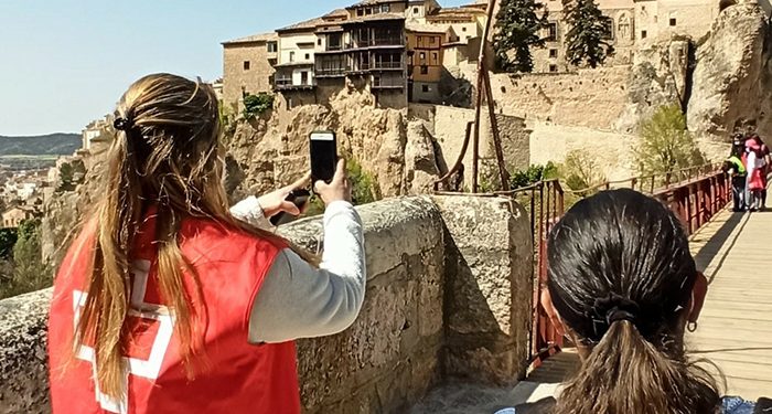 Las Casas Colgadas y el edificio de Diputación se iluminarán de rojo con motivo del Dia Mundial de Cruz Roja
