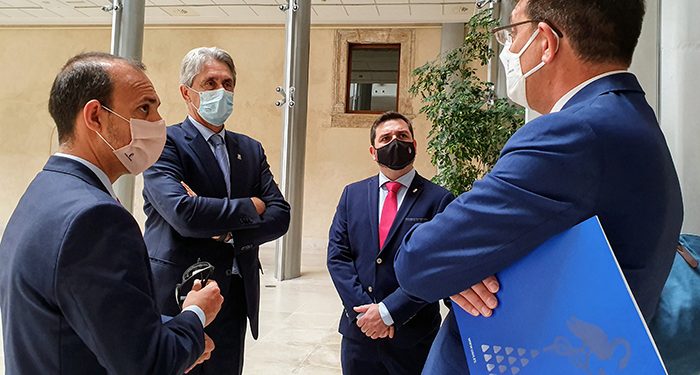 Las Cortes regionales firman un convenio con la Universidad de Alcalá para colaborar en igualdad de género y despoblación rural