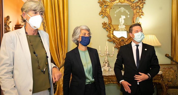 Page reivindica una “mirada peninsular” de Portugal y España hacia Europa y anuncia que se multiplicará por diez la inversión en cultura