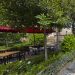 Podrás tomarte cañas en la caseta del guarda del parque de la Fuente de la Niña y el quiosco-bar del jardín de La Cotilla