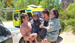 Rescatadas cuatro personas, dos de ellas menores, en el río Júcar a su paso por el Ventano del Diablo