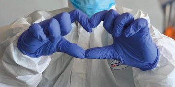 Un minuto de silencio rendirá homenaje a los profesionales sanitarios fallecidos por el COVID-19 en el Día Internacional de la Enfermería