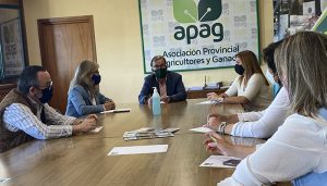 Un momento de la reunión que han mantenido en APAG Guadalajara