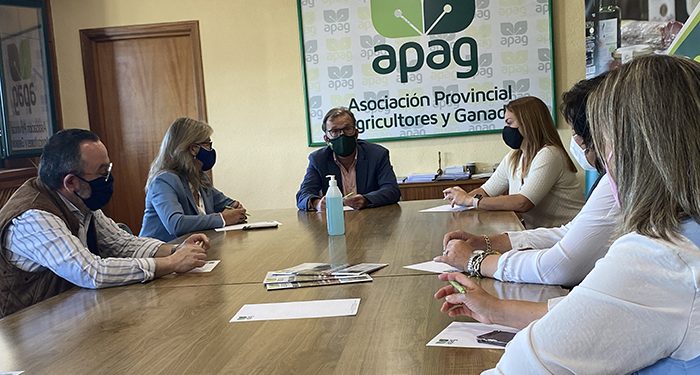 Un momento de la reunión que han mantenido en APAG Guadalajara