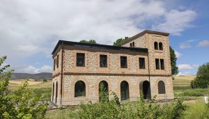 Apeadero de La Melgosa, en rehabilitacion actualmente (2)