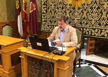 El informe del Instituto Geológico y Minero de España señala que el derrumbe no ha afectado al “macizo rocoso” sobre el que se asientan las Casas Colgadas y la Catedral El informe del Instituto Geológico y Minero de España señala que el derrumbe no ha afectado al “macizo rocoso” sobre el que se asientan las Casas Colgadas y la Catedral