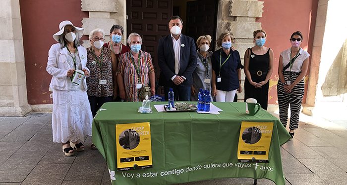 Dolz anima a los conquenses a colaborar con la Asociación Española contra el Cáncer