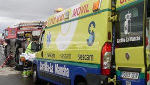 Dos fallecidos y un herido en la A-3 en Cañada Juncosa por un accidente provocado por un turismo en dirección contraria