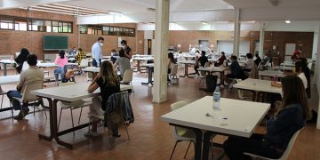 El 67,2 por ciento de los llamados a ocupar una de las 1.207 plazas de Enseñanzas Medias han participado este sábado en el proceso de oposición