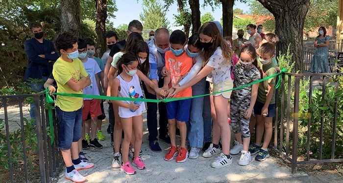 El aula del Centro Rural Agrupado ´La Encina´ de Cogolludo gana en seguridad con la instalación de un nuevo vallado perimetral 1 El aula del Centro Rural Agrupado ´La Encina´ de Cogolludo gana en seguridad con la instalación de un nuevo vallado perimetral