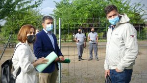 El Ayuntamiento de Guadalajara instala equipamiento deportivo en el parque de la Olmeda para practicar calistenia