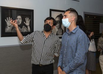 El Centro Joven de Cuenca acoge hasta el 2 de julio la exposición ‘Caras, almas y dramas’ de Guillermo Román