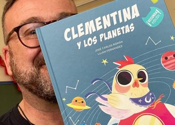 El escritor infantil José Carlos Román dedica su último libro «a los niños y niñas de Cabanillas»