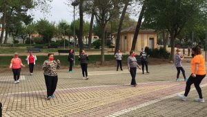 El Gobierno regional inicia el programa ‘Hábitos saludables al aire libre’ para las y los usuarios de los centros de mayores