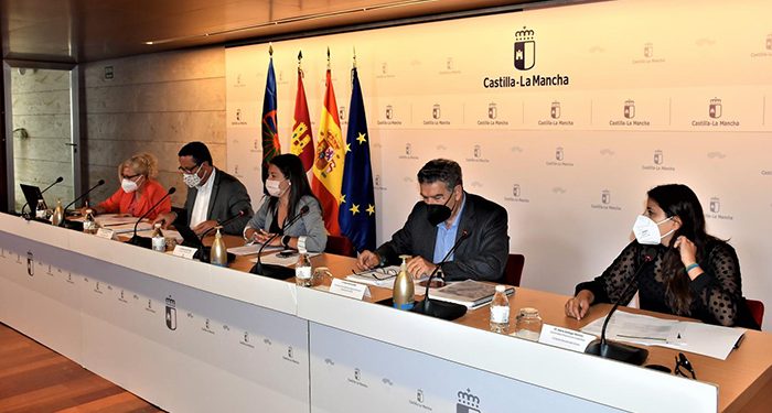 El Gobierno regional presenta el estudio de diagnóstico previo del Plan de Acción para el Pueblo Gitano 1 El Gobierno regional presenta el estudio de diagnóstico previo del Plan de Acción para el Pueblo Gitano