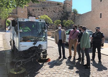 El II Plan de Limpieza Intensiva de Cuenca se inicia en el barrio del Castillo con 12 efectivos extras y tres vehículos