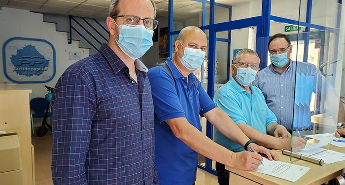 El PP intensifica su campaña de recogida de firmas en Cuenca en contra de los indultos de Sánchez a los separatistas catalanes