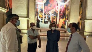 El presidente de las Cortes regionales visita Alarcón