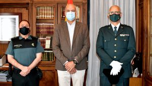 El subdelegado del Gobierno recibe al nuevo comandante de la Guardia Civil destinado en Cuenca