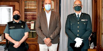 El subdelegado del Gobierno recibe al nuevo comandante de la Guardia Civil destinado en Cuenca