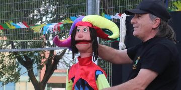 El verano cultural de Cabanillas arranca con mucho público en el estreno del «Titirinillas»