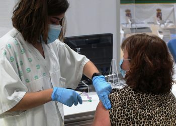 Castilla-La Mancha logrará completar la pauta vacunal al 65% de la población esta semana y se acerca a inmunidad de grupo