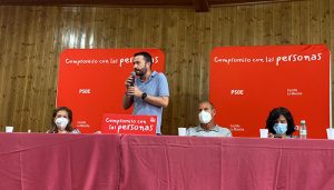 Escudero muestra “el orgullo y agradecimiento” al sistema público de salud regional con 1,7 millones de dosis administradas y la incidencia más baja del país