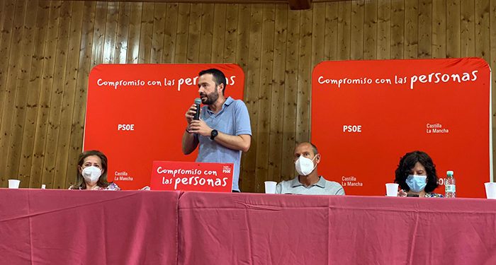 Escudero muestra “el orgullo y agradecimiento” al sistema público de salud regional con 1,7 millones de dosis administradas y la incidencia más baja del país