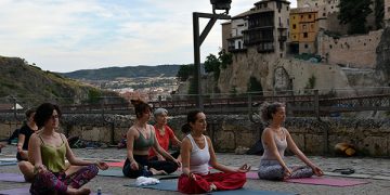 Estival Cuenca vuelve a disfrutar del yoga en un espacio único