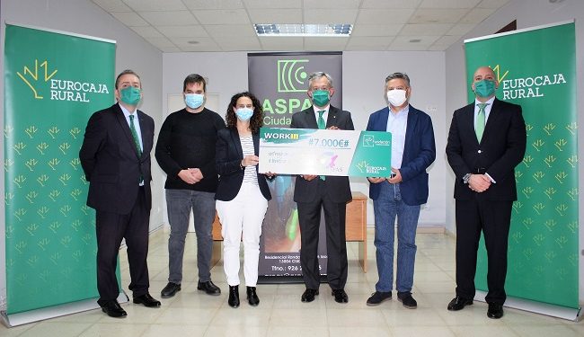 Fundación Eurocaja Rural entrega 7.000 euros a ASPAS Ciudad Real por su proyecto de intermediación laboral en favor de las personas con discapacidad auditiva 1 Fundación Eurocaja Rural entrega 7.000 euros a ASPAS Ciudad Real por su proyecto de intermediación laboral en favor de las personas con discapacidad auditiva